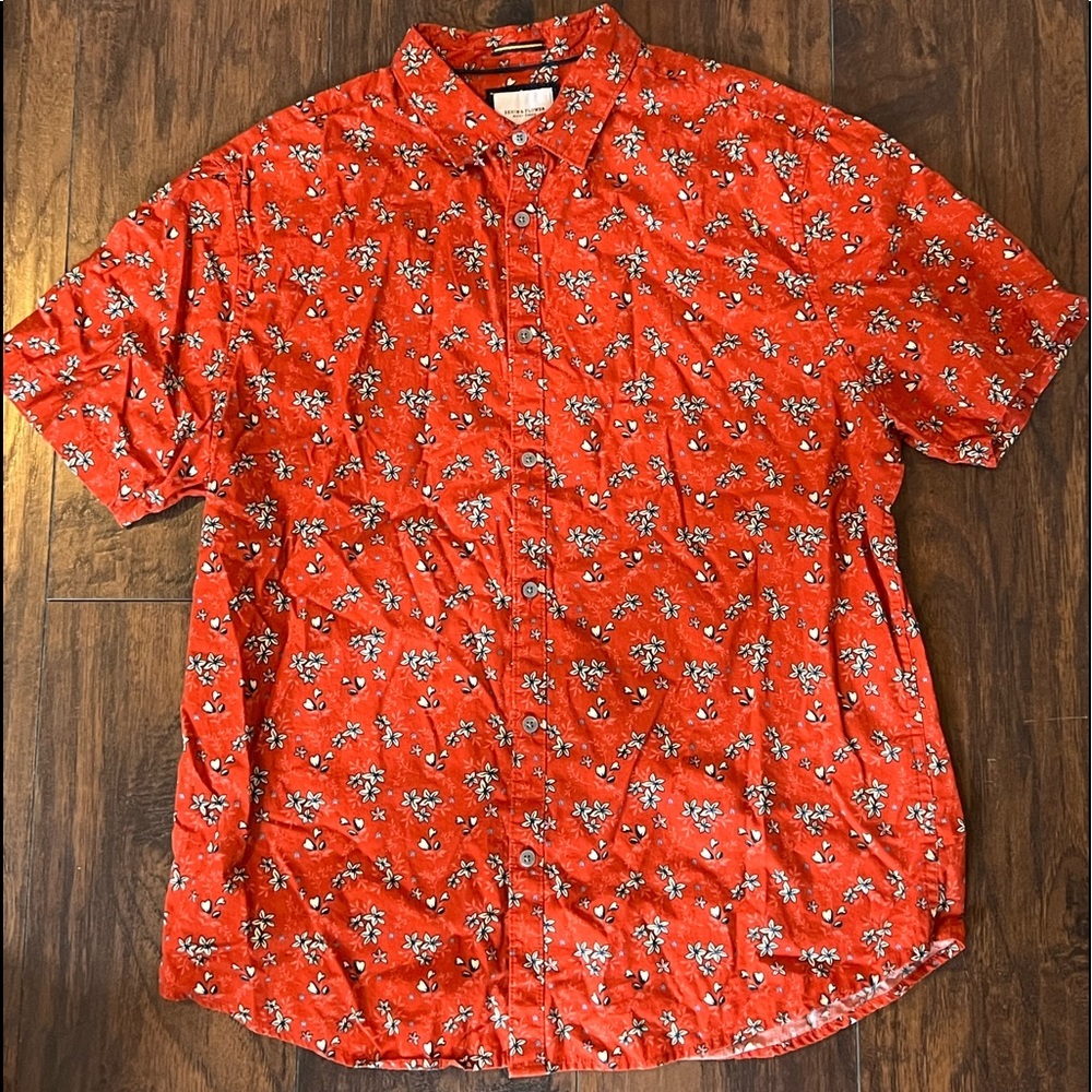 Ricky Flowers Button Up